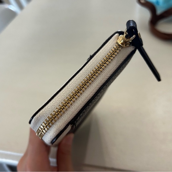 Kate Spade Large Cream/Dark Blue Zip Wallet - Picture 8 of 9